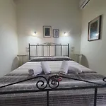 아파트 Floriana House 보사마리나