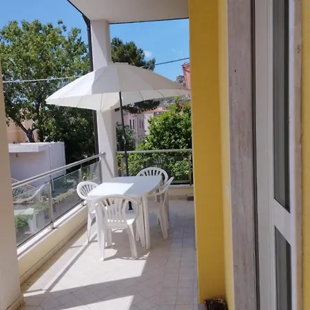 Floriana House Bosa Marina